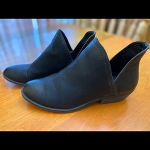 Universal Thread 9.5 Women Black Booties